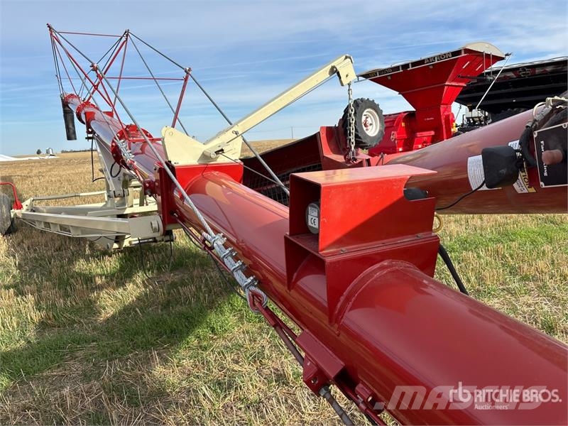 Farm King 1684 16 in x 84 ft Swing Grain Auger Szállító berendezések