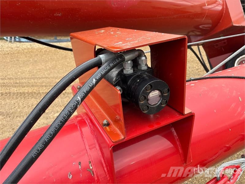 Farm King 1684 16 in x 84 ft Swing Grain Auger Transportna oprema