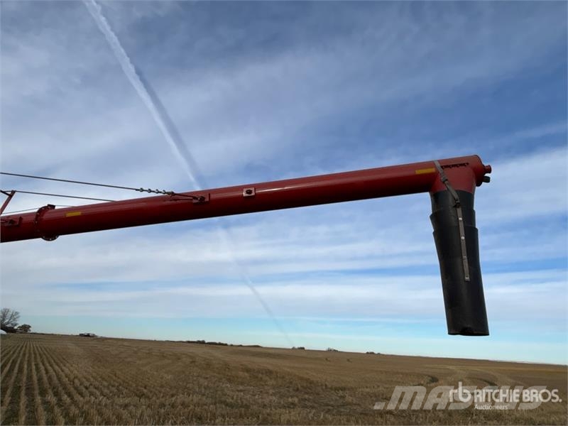 Farm King 1684 16 in x 84 ft Swing Grain Auger Szállító berendezések