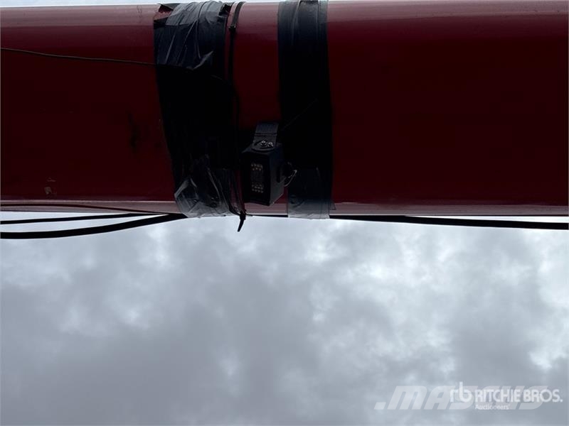 Farm King 1684 16 in x 84 ft Swing Grain Auger Transportna oprema