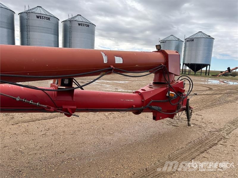 Farm King 1684 16 in x 84 ft Swing Grain Auger Transportna oprema