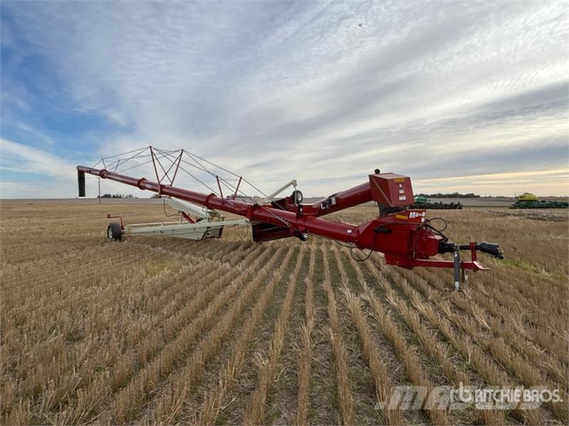 Farm King 1684 16 in x 84 ft Swing Grain Auger Szállító berendezések