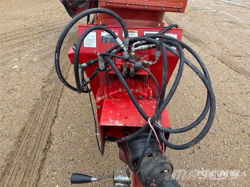 Farm King 1684 16 in x 84 ft Swing Grain Auger Transportna oprema