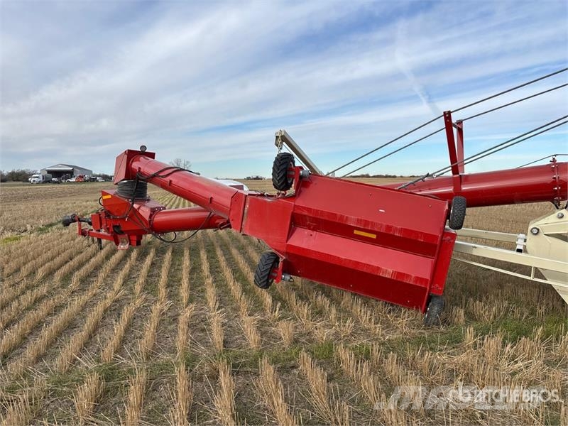 Farm King 1684 16 in x 84 ft Swing Grain Auger Szállító berendezések