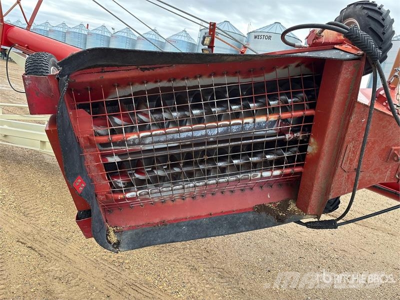 Farm King 1684 16 in x 84 ft Swing Grain Auger Transportna oprema
