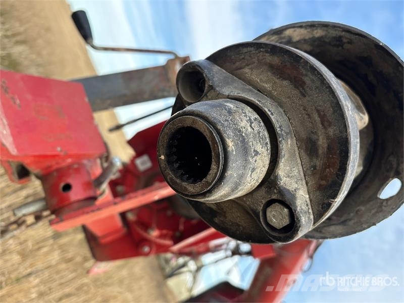 Farm King 1684 16 in x 84 ft Swing Grain Auger Szállító berendezések