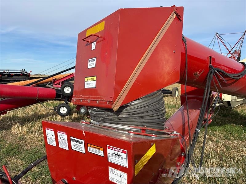 Farm King 1684 16 in x 84 ft Swing Grain Auger Szállító berendezések