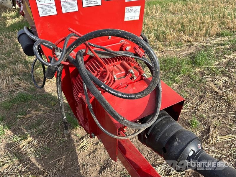 Farm King 1684 16 in x 84 ft Swing Grain Auger Szállító berendezések