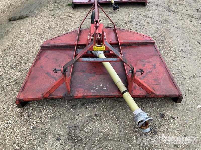 Farm King 620 3-Point Hitch Finishing Mower 长草、修正和环绕割草机