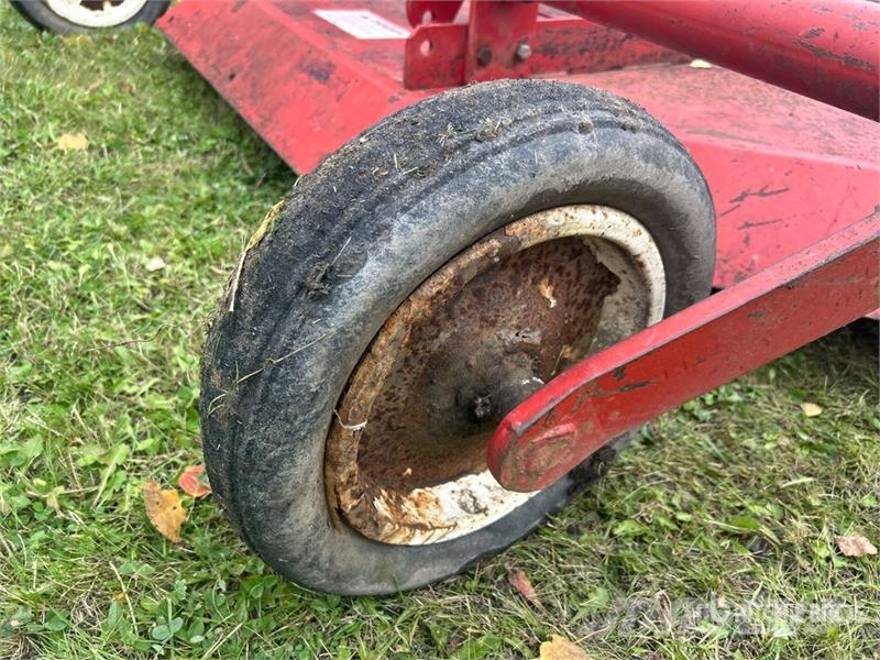 Farm King 620 72 in Rotary Cutter Loofklapper