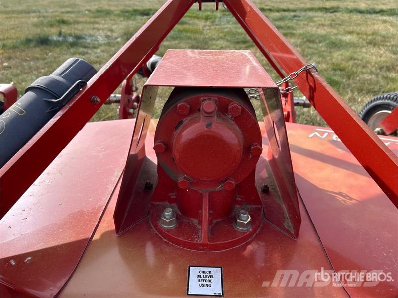 Farm King 655 6 ft 3-Point Hitch Finishing Mower Грубые косилки