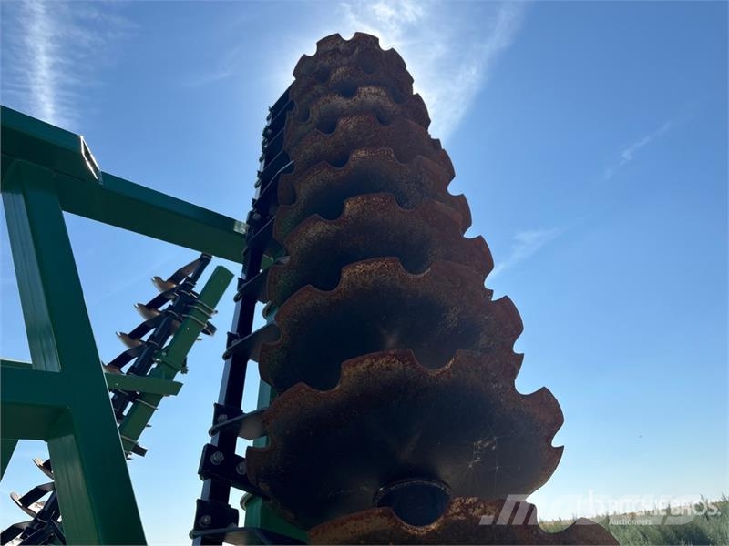 Farm King 6550 32 ft Tandem Breaking Disc زحافات ساحقة