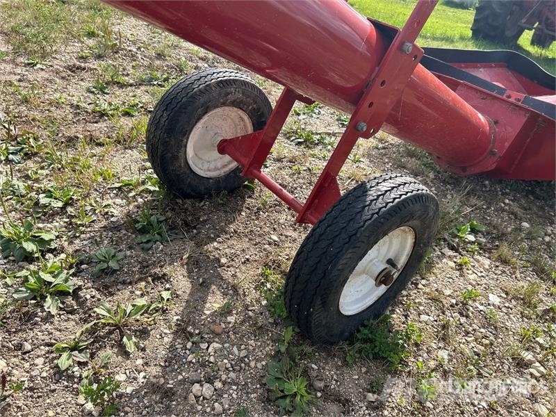 Farm King 8 in x 10 ft Transfer Grain Auger معدات نقل