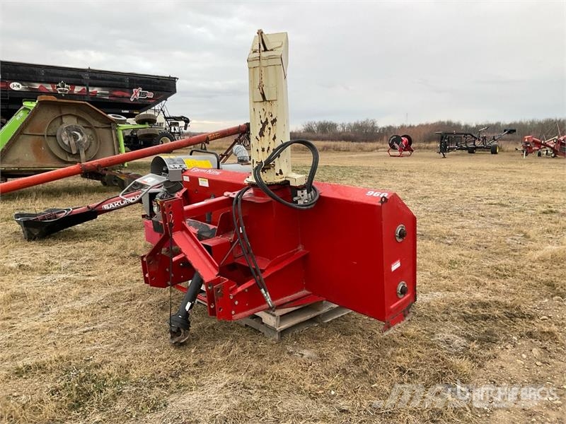 Farm King 960 8 ft 3-Point Snow Blower Souffleuse à neige