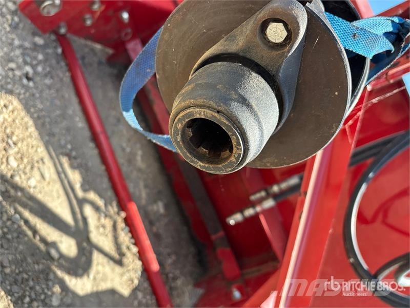 Farm King 960 96 in 3 Point Hitch Snow Blower 掃雪機