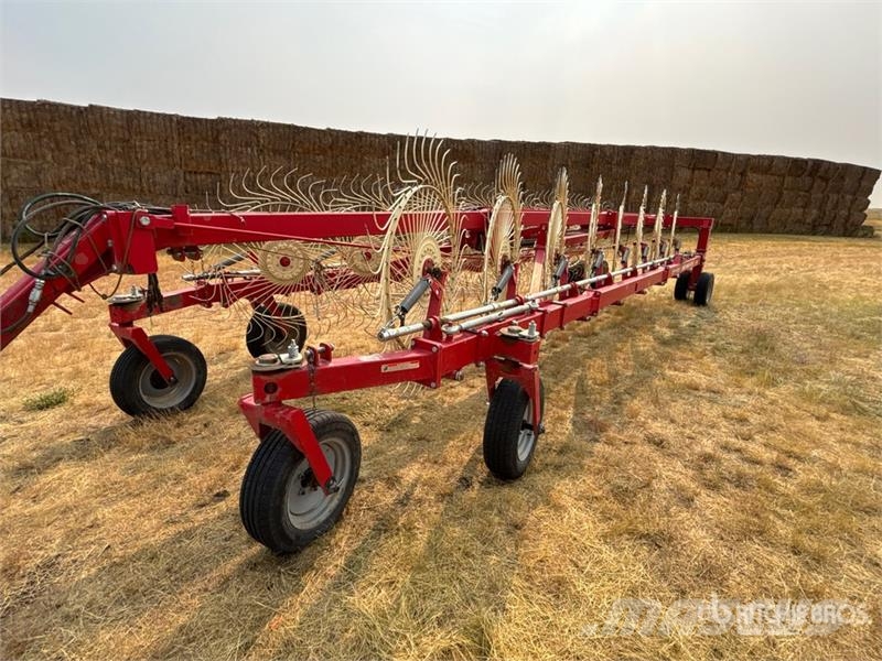 Farm King Easy Rake SS 16 16 Wheel Hay Rake Okretači i sakupljači sena