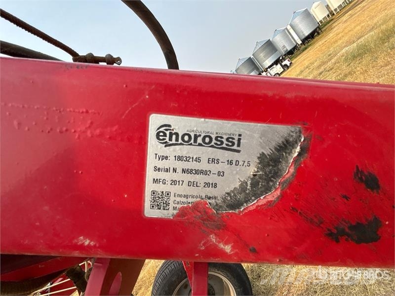 Farm King Easy Rake SS 16 16 Wheel Hay Rake Okretači i sakupljači sena