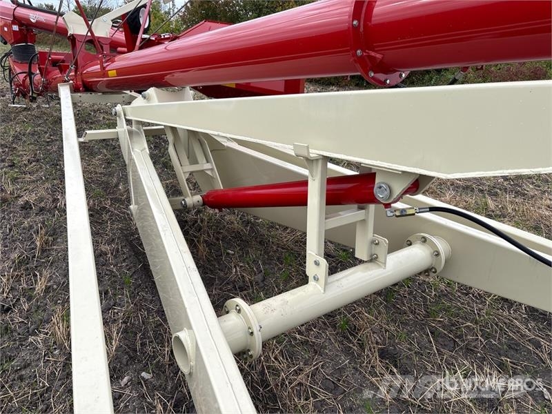 Farm King Y1385TMR 13 in x 85 ft Telescopic Swing Grain Auge Transportbanden en Rollenbanen