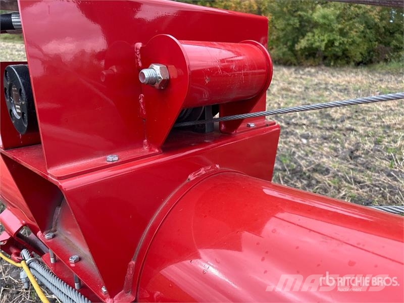 Farm King Y1385TMR 13 in x 85 ft Telescopic Swing Grain Auge Transportbanden en Rollenbanen