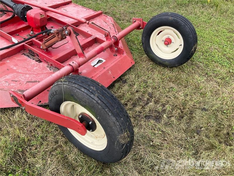 Farm King Y720 7 ft Finishing Mower 长草、修正和环绕割草机