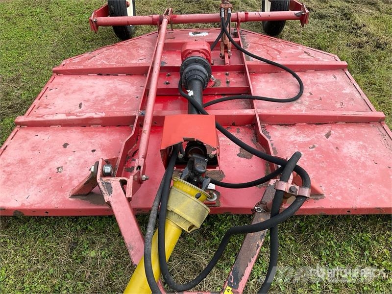 Farm King Y720 7 ft Finishing Mower 长草、修正和环绕割草机