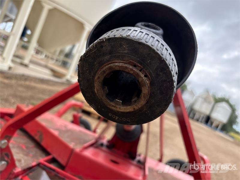 Farm King Y750R 7 ft 3-Point Hitch Finishing Mower Corta-césped para remates, antegreens y roughs