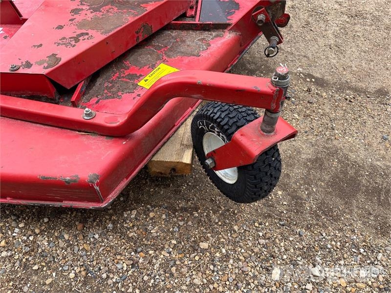Farm King Y750R 7 ft 3-Point Hitch Finishing Mower Corta-césped para remates, antegreens y roughs
