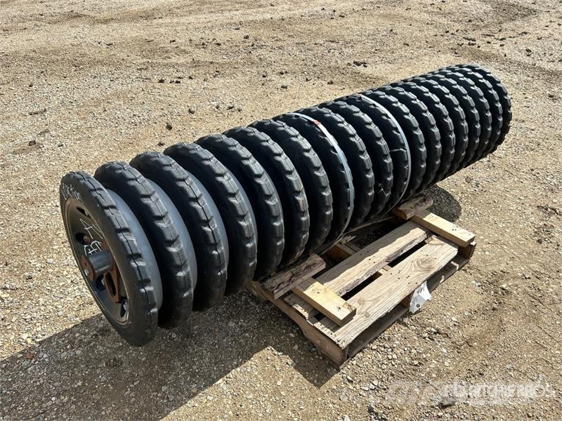 FarmFlex 90 7 ft 6 in x 24 in Soil Compaction Whee Lauksaimniecība- Citi