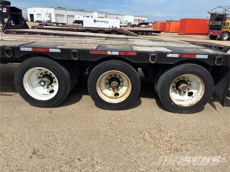 Felling 32 ft Tri/A Equipment Trailer Car carrier
