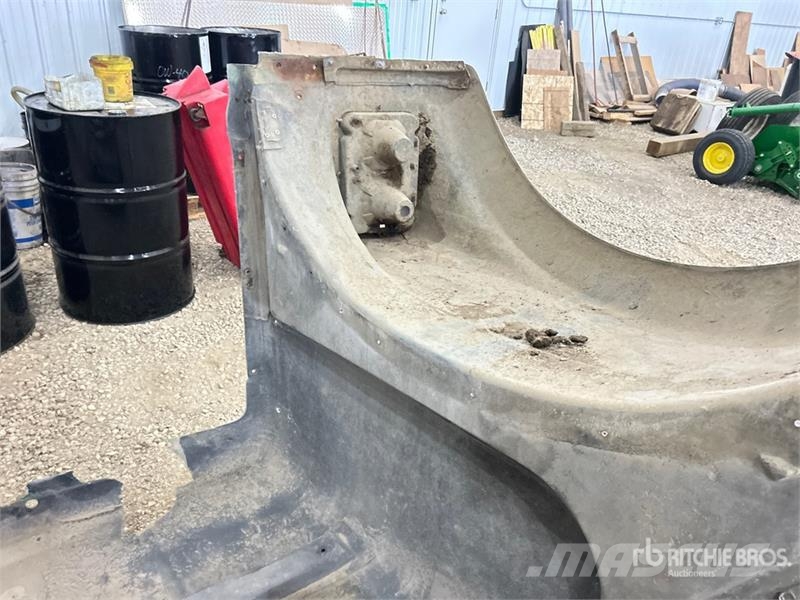  Fiberglass Truck Hood Assembly مكونات أخرى