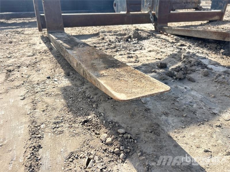 Finning 60 in Q/C Wheel Loader Forks - Fits IT28G Vilice