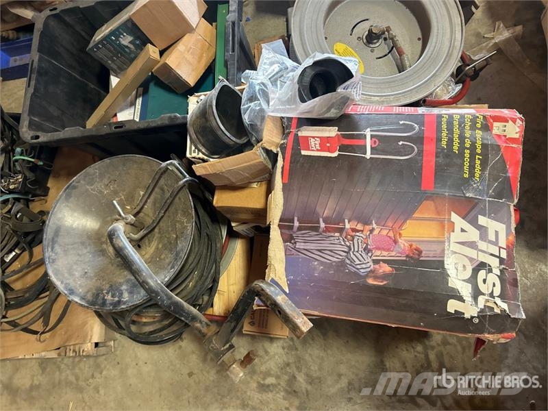 Fire Escape Ladder, Internet Router & Hose Reel Drugi deli