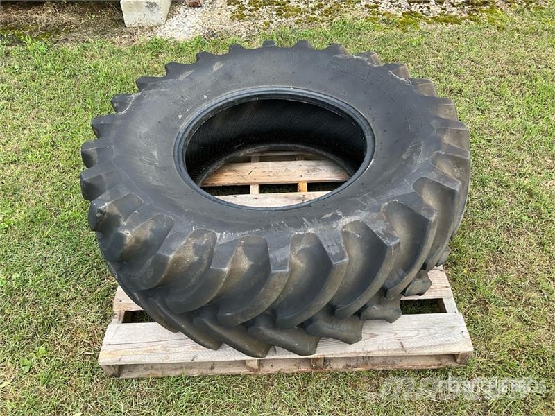 Firestone 18.4-26 Tires Padangos, ratai ir ratlankiai