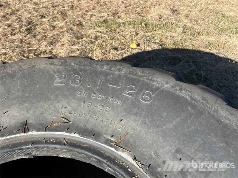 Firestone 23.1-26 Tires Gume, točkovi i felne