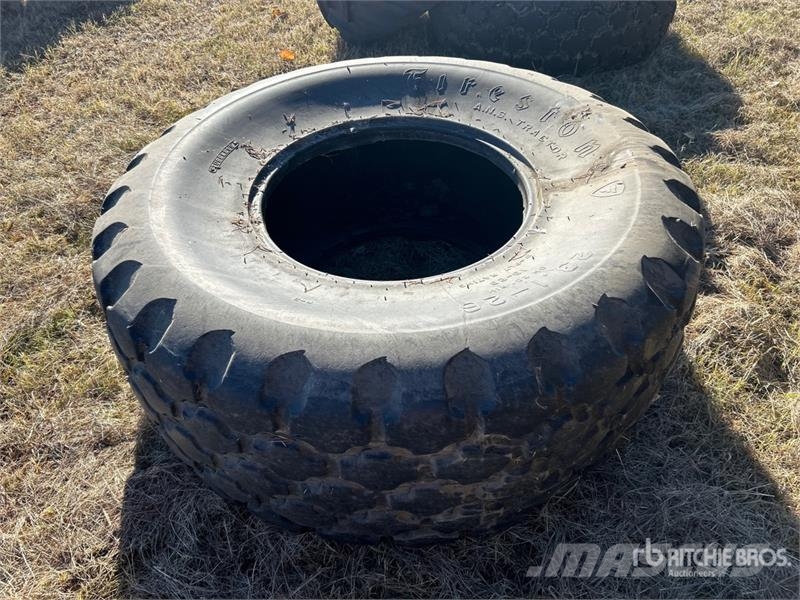 Firestone 23.1-26 Tires Gume, točkovi i felne