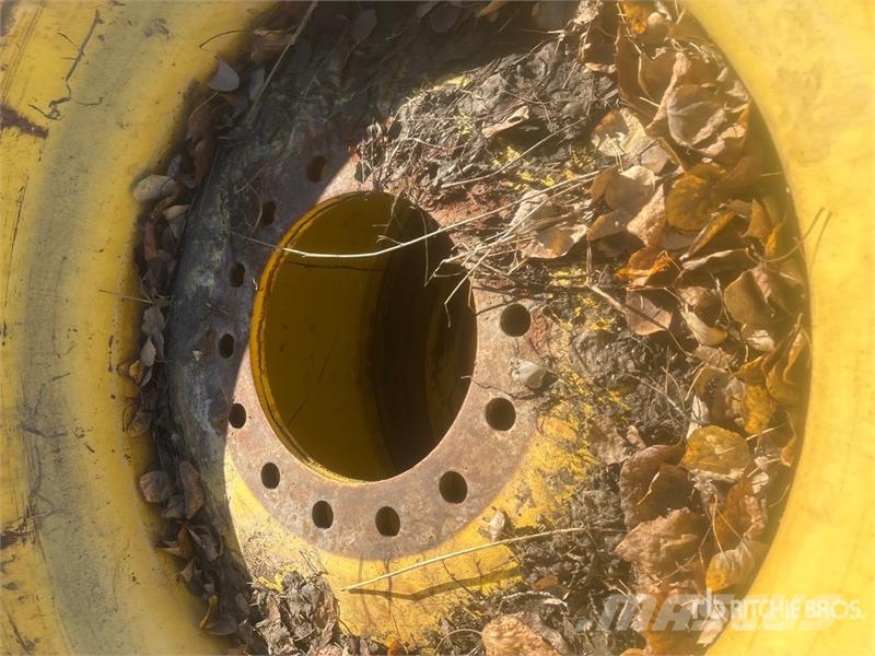 Firestone Skidder Tires Gume, točkovi i felne