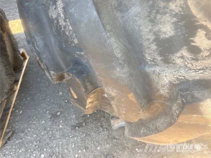 Firestone Skidder Tires Gume, točkovi i felne