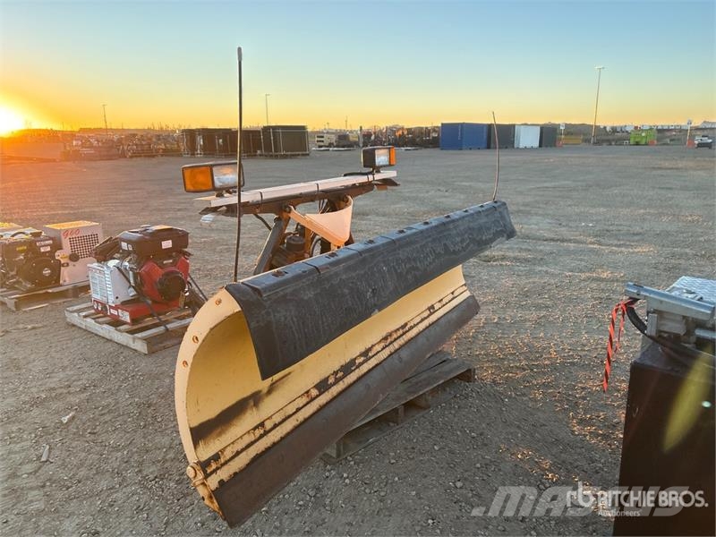 Fisher Minute Mount 2 9 ft Snow Plow Lame spazzaneve e aratri