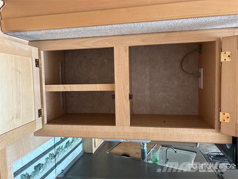 Fleetwood Discovery Motor Home Obytné vozy a karavany