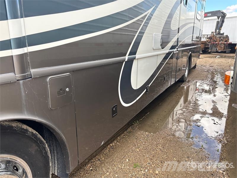 Fleetwood Discovery Motor Home Obytné vozy a karavany