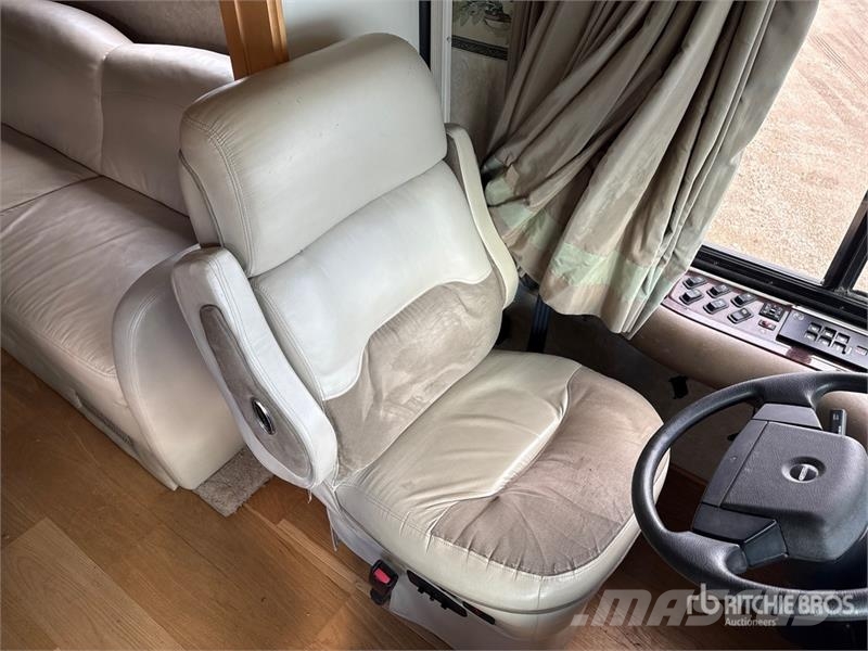 Fleetwood Discovery Motor Home Obytné vozy a karavany