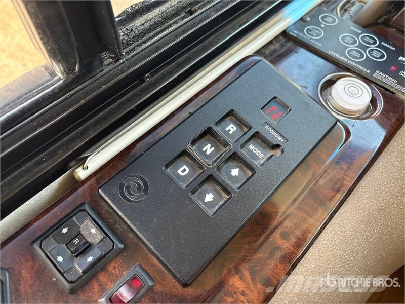 Fleetwood Discovery Motor Home Obytné vozy a karavany