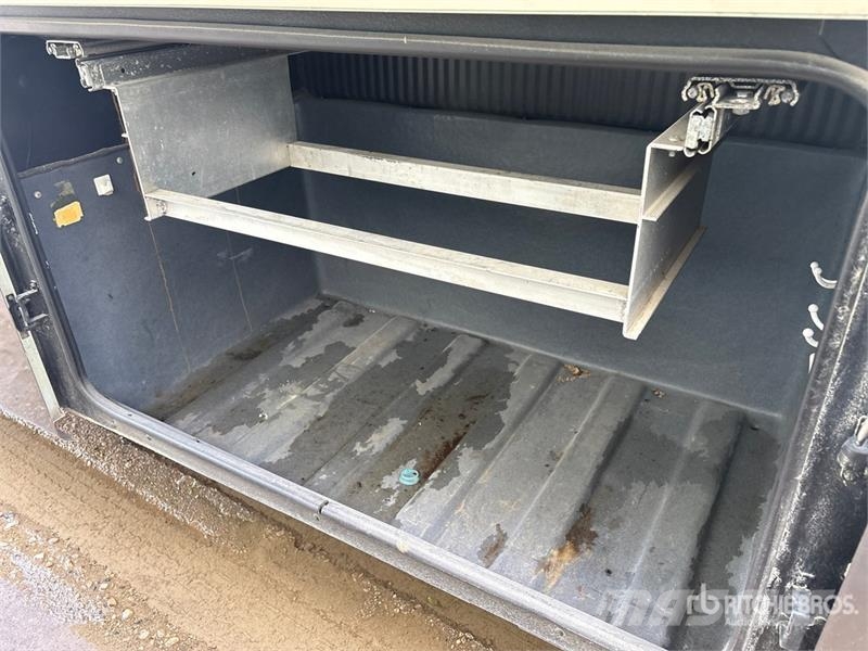 Fleetwood Discovery Motor Home Obytné vozy a karavany