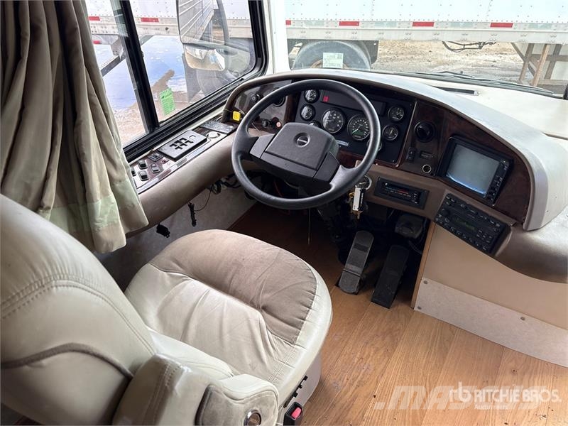 Fleetwood Discovery Motor Home Obytné vozy a karavany