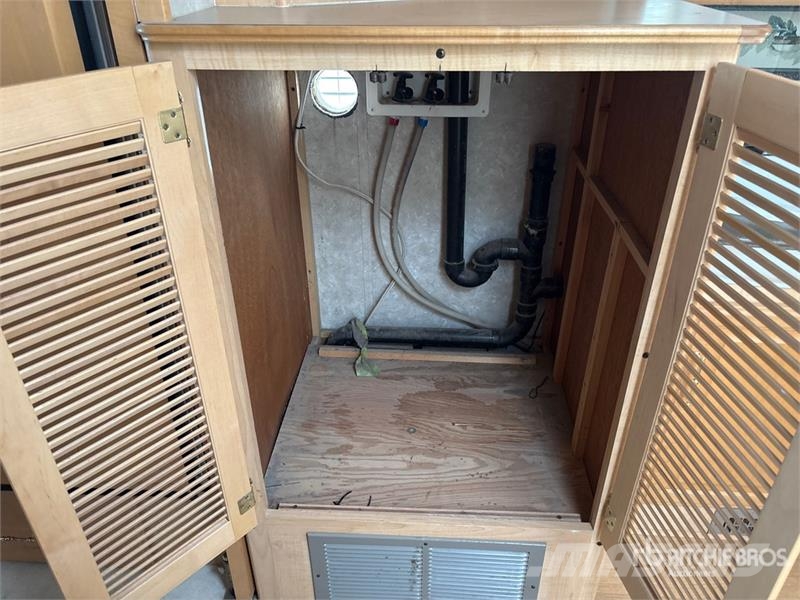 Fleetwood Discovery Motor Home Obytné vozy a karavany