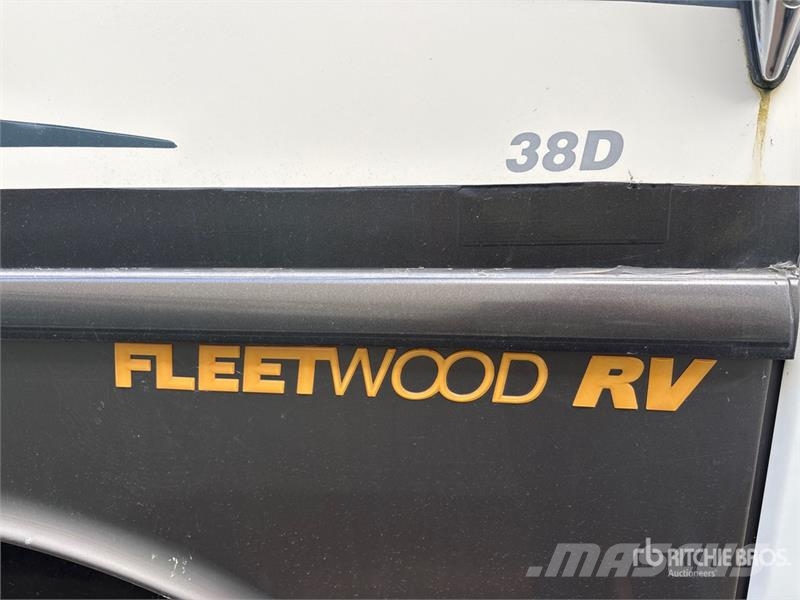 Fleetwood Discovery Motor Home Obytné vozy a karavany