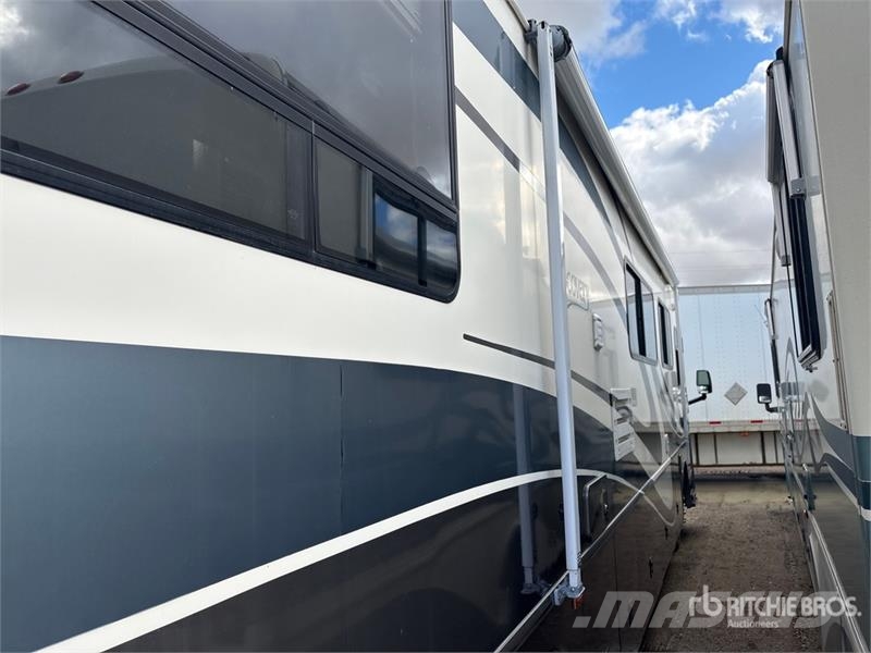 Fleetwood Discovery Motor Home Obytné vozy a karavany