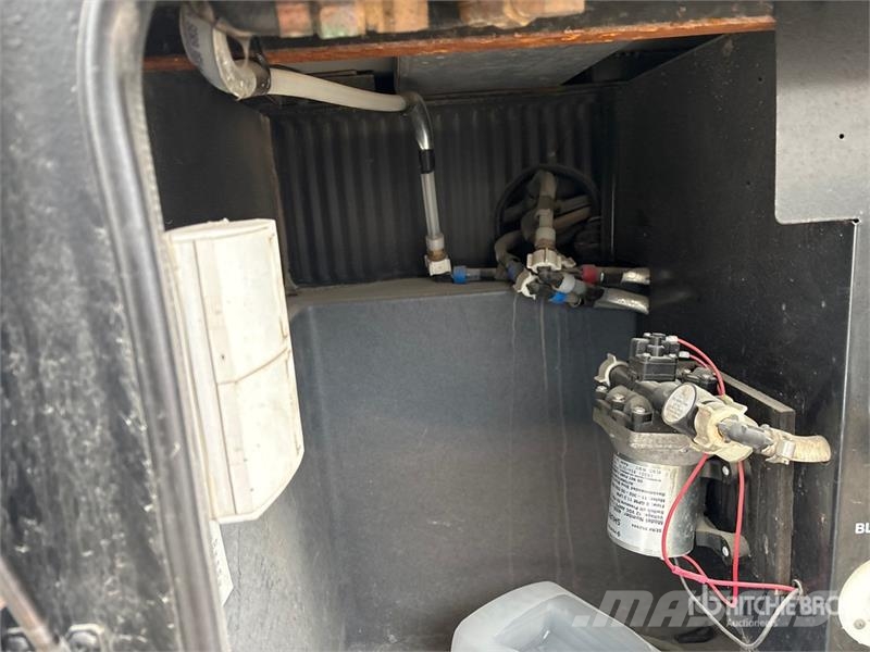 Fleetwood Discovery Motor Home Obytné vozy a karavany