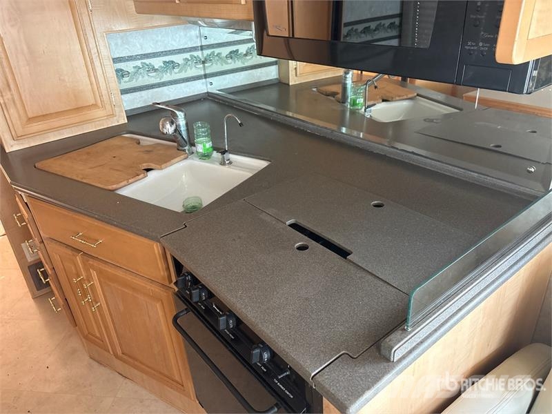 Fleetwood Discovery Motor Home Obytné vozy a karavany