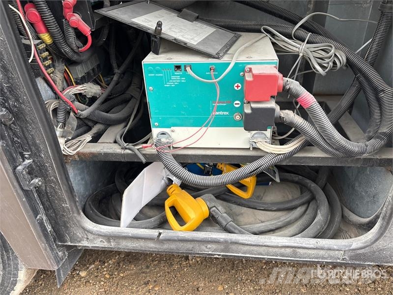 Fleetwood Discovery Motor Home Obytné vozy a karavany